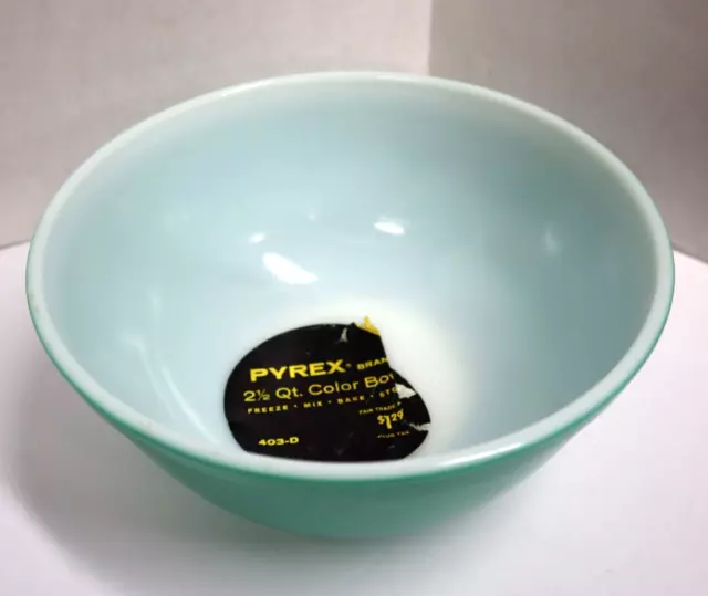 Pyrex Mixing Bowl 403 New Old Stock Primary Green 2 1/2 Qt Ovenware Vtg USA Made
