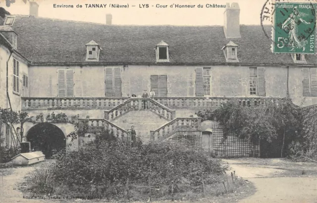 Cpa 58 Lys Cour D'honneur Du Chateau