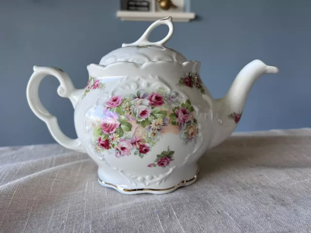 Crown Dorset Teapot Staffordshire England Roses Flowers Gold Trim Lid High Tea