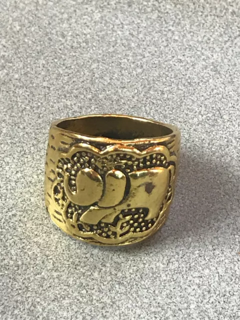 Estate Wide Hammered Goldtone Elephant Tapered Band Ring Size 8 -  top of ring