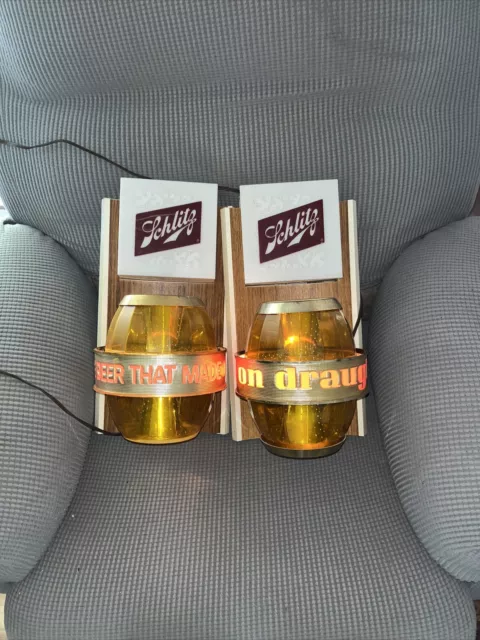 Schlitz Lighted Rotating Barrel Sign Real Gusto In A Great Light Lot Of (2)