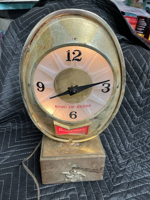 Vintage BUDWEISER LIGHTED Advertising Clock 1960's ￼#004-304