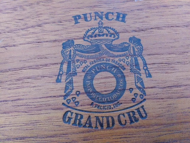 Vintage Punch Grand Cru Wooden Dovetailed Hinged Cigar Box w Divider Robustos 3