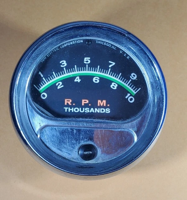 VINTAGE SUN GREENLINE TACH TACHOMETER GAUGE 10.K RPM GREEN LINE RE108