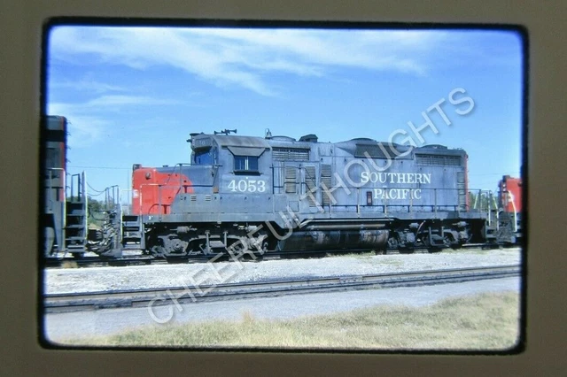 Original '72 Kodachrome Slide SP Southern Pacific 4053 GP20 Del Rio       31Z27