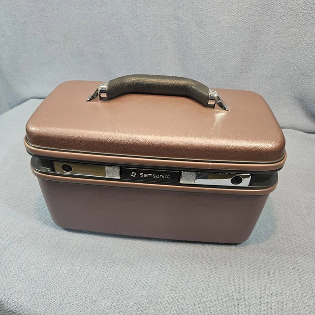BÉIS 'The Carry-On Roller' in Olive - Olive Green Carry-On Luggage