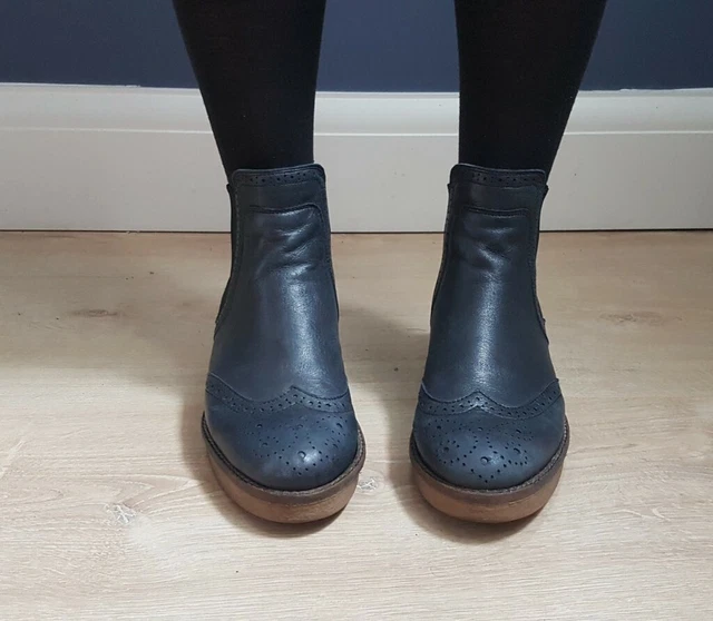 Carvela online navy boots