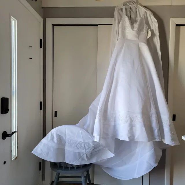 Oleg Cassini Wedding Dress Size 10 White, Beaded, Sleeveless, Train