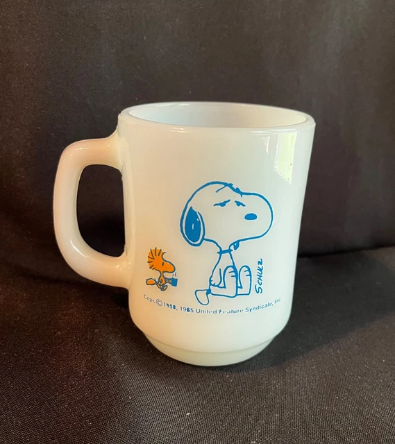 ONE (1) SNOOPY coffee break Anchor Hocking fire king MUG
