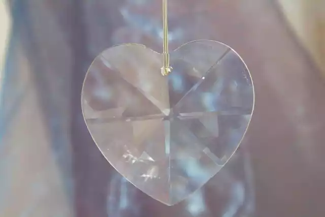Feng Shui Kristalle Bleikristall Facettenschliff Regenbogenkristall Herz 40 mm