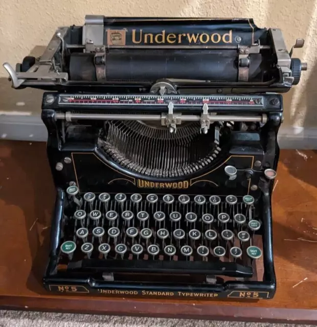 Almost an antique - 1929 UNDERWOOD No.  5 Standard Desktop typewriter black keys