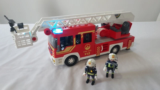 PLAYMOBIL CITY ACTION - CAMION DE POMPIERS AVEC ÉCHELLE #70935
