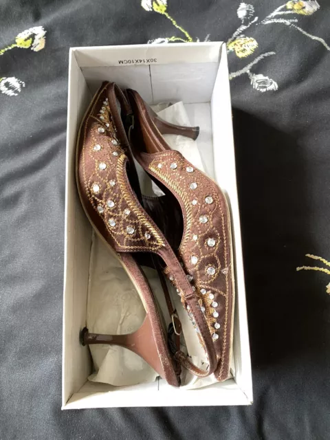 UNZE SHALIMAR WHITE Diamante Peep toe Shoes Heels Size 35 uk 3