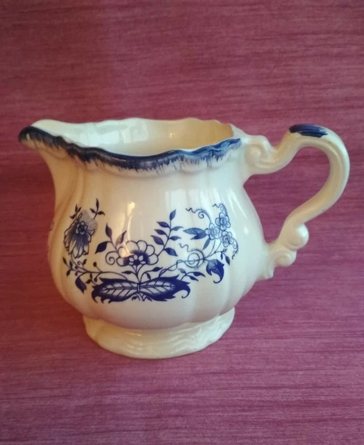 Tres Joli Pot A Lait En Faience De Sarreguemines - Modele Lancaster