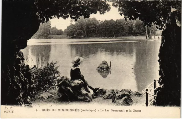 CPA Vincennes Lac Daumesnil et la Grotte (1347271)