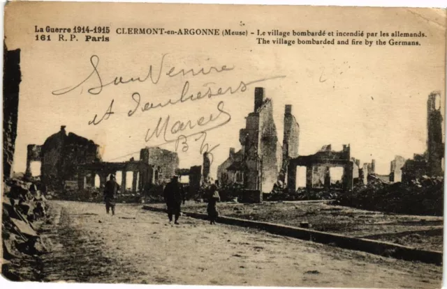 CPA Clermont en Argonne-La village bombardé et incendié par les allemand(231807)