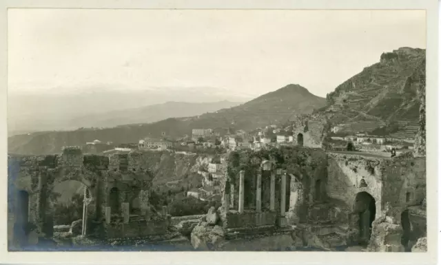 Italie, Sicile, Taormina, vue prise du théâtre Grec    Vintage print Photomé
