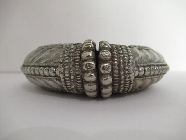 Ancien Bracelet Régional En Métal Argenté - 20g, 21,5cm, Largeur 1,8cm, Réglable - Fermoir Crochet