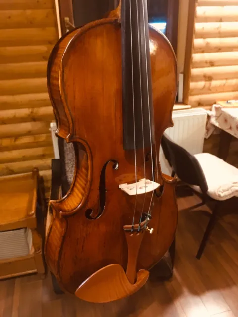 An old Anton Hüller violin 2