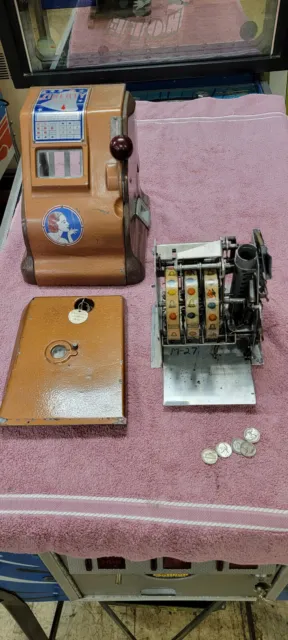 1940 5 Cent Groetchen Liberty Trade Stimulator - Original