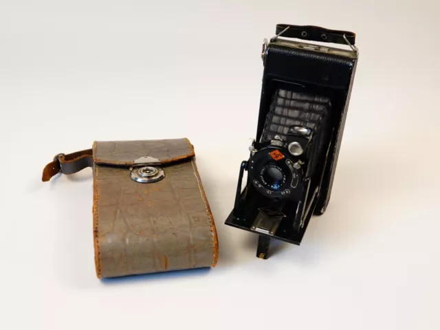 Agfa Klappkamera ,1930, Balgen, Fotoapparat mit Fototasche.