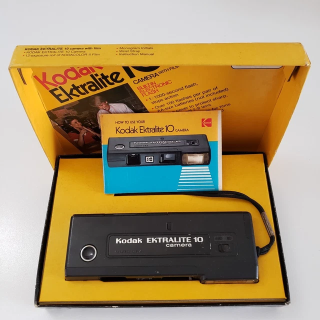 KODAK EKTRALITE 10 Camera w/Built In Flash, Original Box & Owners