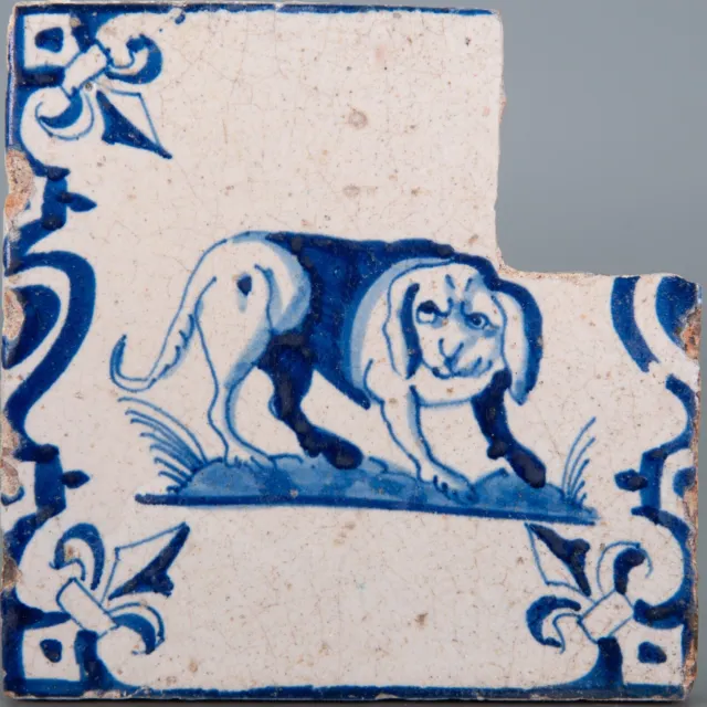 Nice Dutch Delft Blue animal tile, dog, first half 17th century.