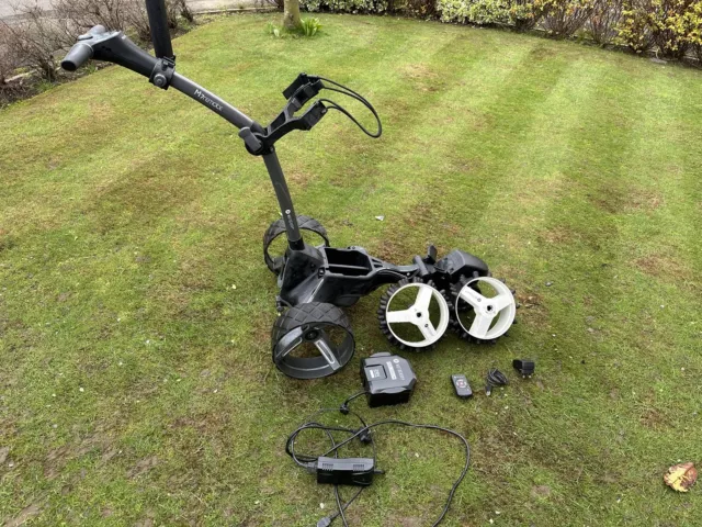 Motocaddy M7 Remote Electric Golf Trolley With Extras  EXCELLENT CONDITION