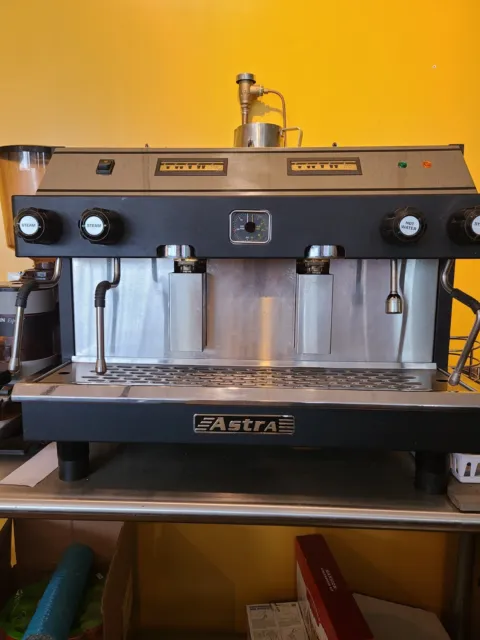 https://www.picclickimg.com/brUAAOSw9WFlkdR1/Espresso-Machine-ASTRA-MRAA-29-2-Head-Commercial.webp
