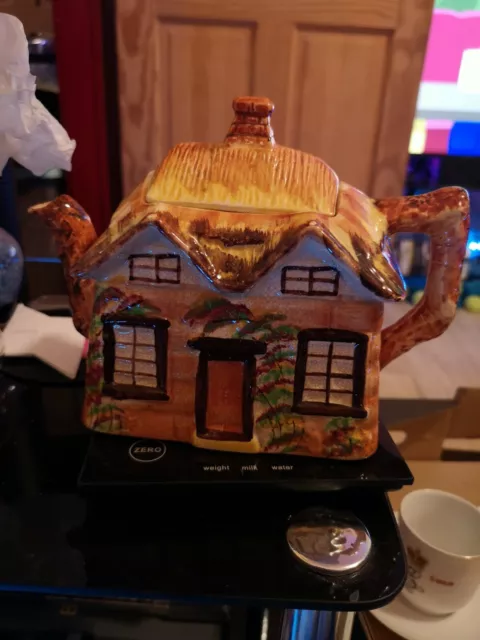 Price Brothers Ye Old Cottage Teapot