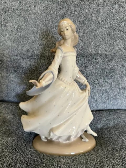 RARE RETIRED Lladro Cinderella Lost Slipper Figurine Excellent Cond. 4828 W/Box