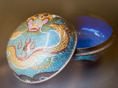 Fine Late 19th/Early 20th Century Chinese Cloisonne Yellow Dragon Box