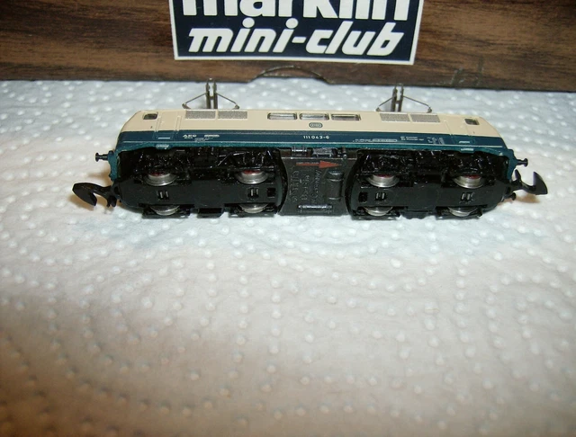 LOCOMOTIVE ÉLECTRIQUE MÄRKLIN 8842 échelle Z de la BR 111 en beige/vert 1. Série dans son
