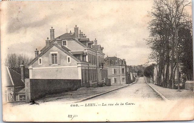 58 LUZY - la rue de la gare -