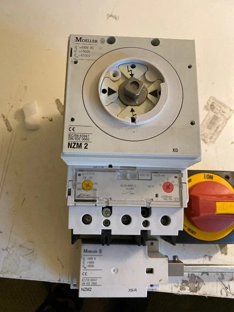 NZMB2-A250-NA   BREAKER   USED  VER GOOD CONDITION  With  Handle  Shaft  Right K