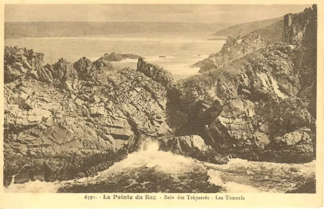 CPA - FINISTERE - La POINTE DU RAZ, Baie des Trépassés - Les Tunnels