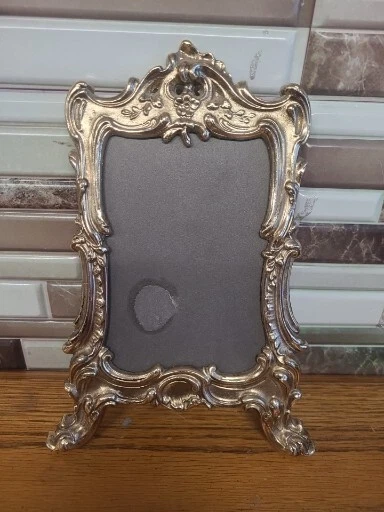 Small Brass Gold Tone Decorative Ornate Photo Picture Frame Rectangle 4x6 Metal