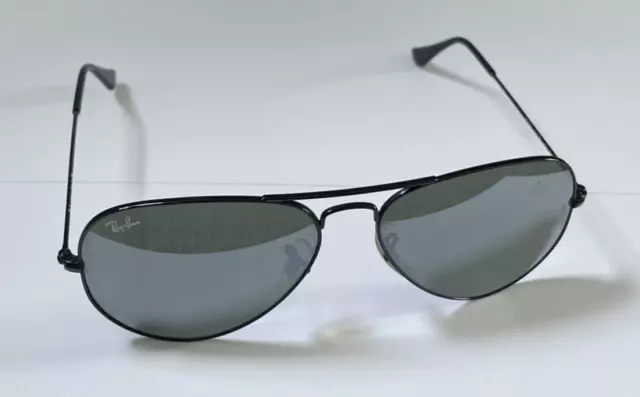 Ray-Ban RB3025 Aviator Unisex Sunglasses Black Frames/Dark Grey lenses with case