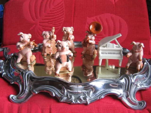 Orchestre Animal Cochon Miniature Porcelaine Musique Vitrine Pig Music Band Case