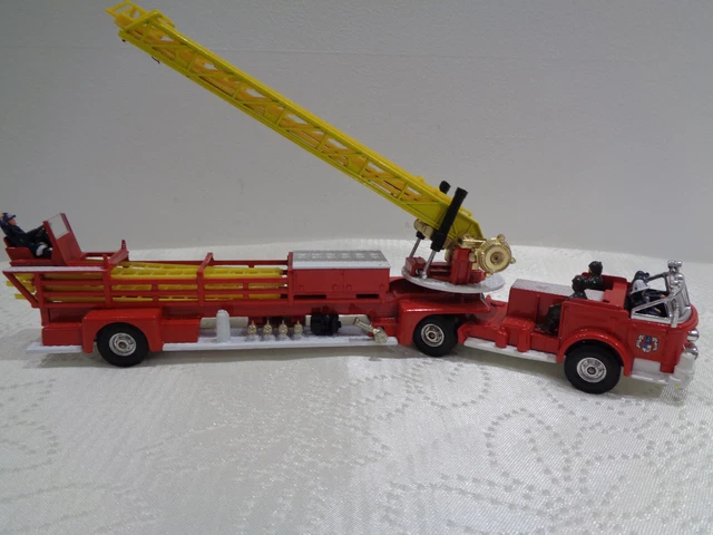 Lot De 7 Camions De Pompiers Corgi Major + Ambulance – Collection Pompiers En Métal Rouge