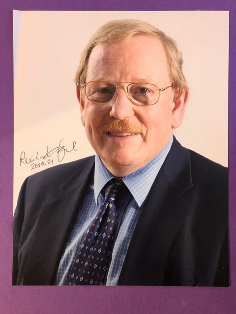 Reinhard Genzel *Nobel Prize* ca 18x24 cm Signiertes Foto. Autogramm / Autograph