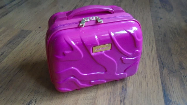 Antler hard sales shell vanity case