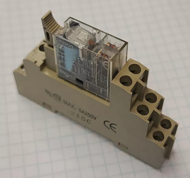 Omron G2R-2-SND 24V DC 8 pin 5A relay with P2RF-08-E DIN Rail Base