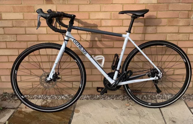 Genesis croix de fer 10 2025 2018