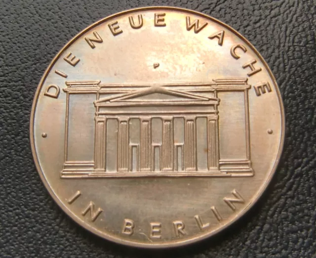DDR Medaille 26,5mm Neue Wache in Berlin 1967