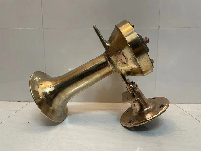 Nautical Sale, Marine Original Old Vintage Brass Ship Horn Weight of Horn Is 11K