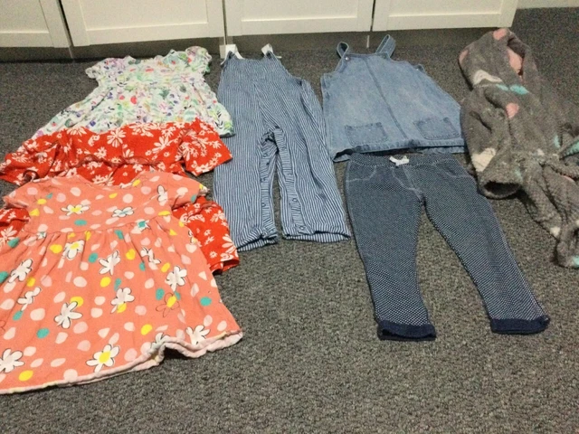 Girls clothes bundle age 2 - 3 years 7 Items See List