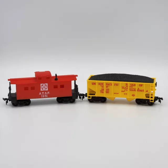 HO Scale Life-Like Union Pacific Coal Car & Santa Fe A.T.S.F. Caboose Train VTG