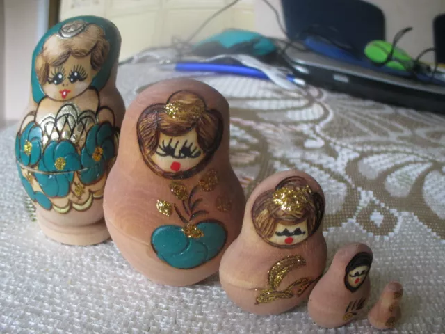 Matroschka Puppe Babuschka Matrjoschka Russische Holzpuppen Original 5 tlg 9 cm