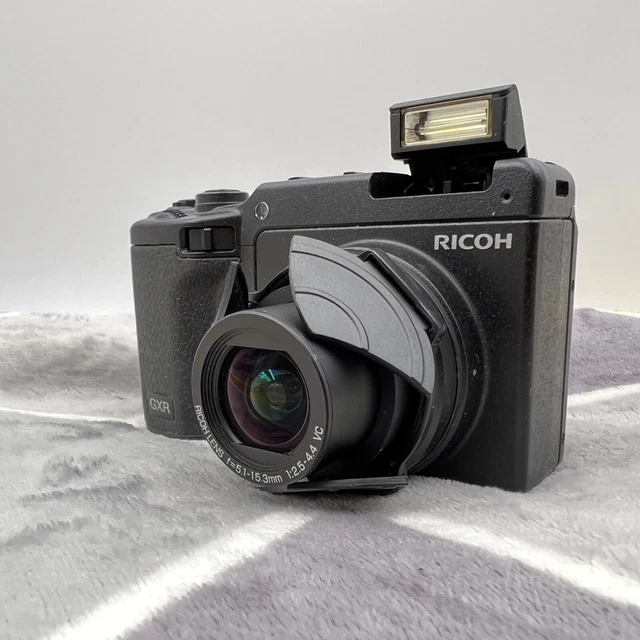 Ricoh GR Digital GXR S10 10.0MP Digital Camera - Black (Kit w/ VC 24-72mm Lens)